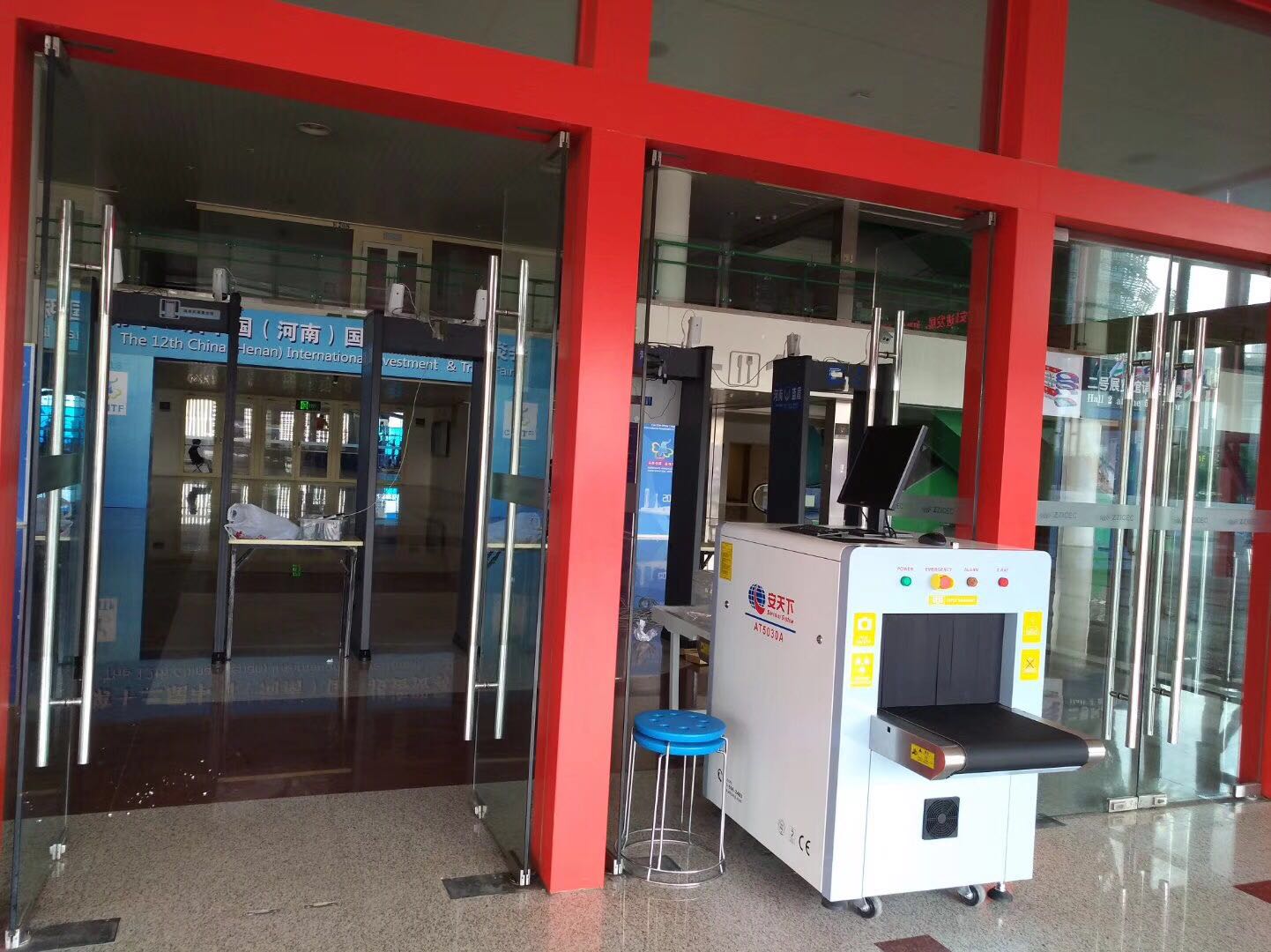 Machine de balayage de rayon X de sécurité pour l'aéroport, l'hôtel, l'ambassade, l'hôpital, l'école